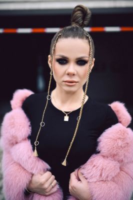 шлюшка Аделина (Новый Уренгой)